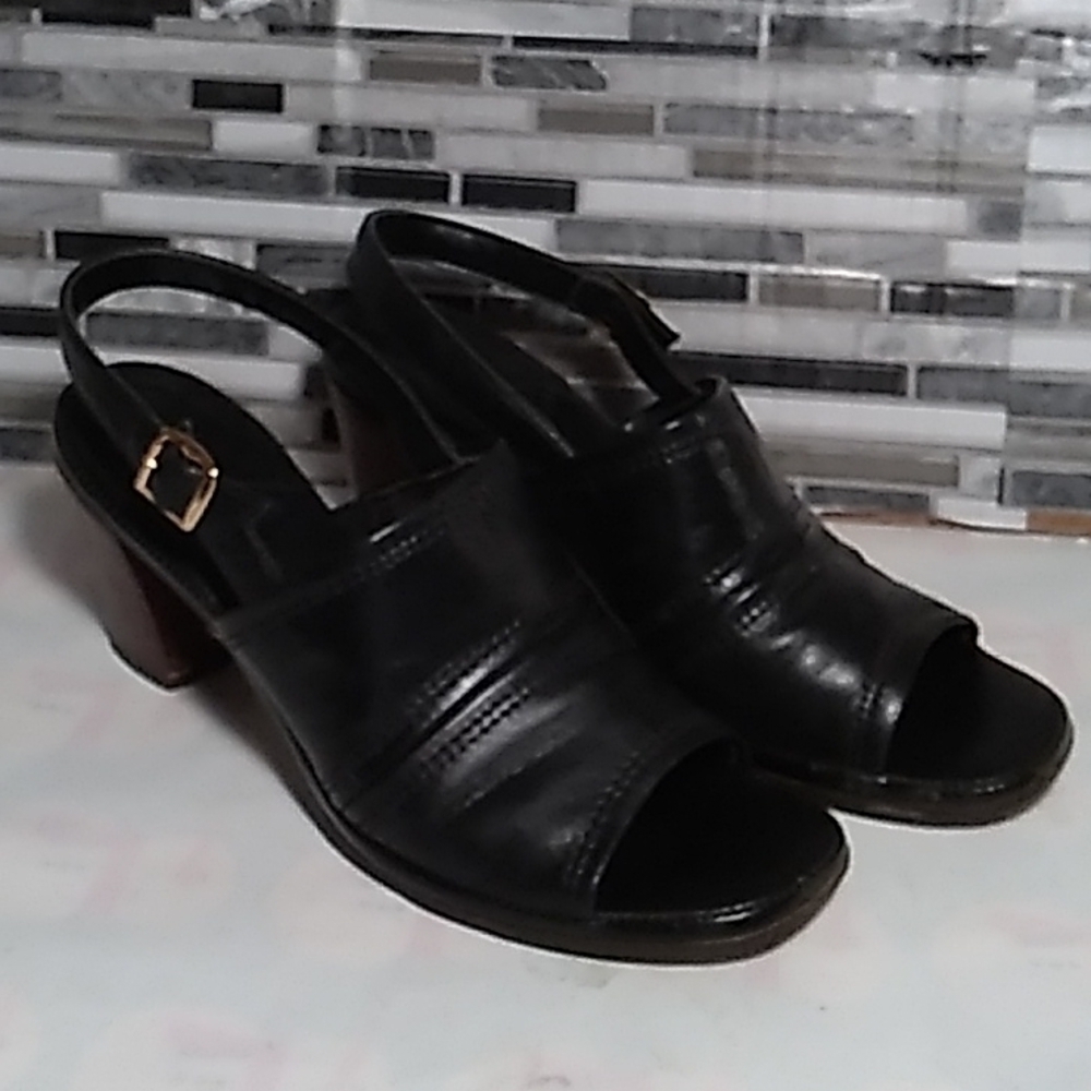 Vintage black chunky heels 8.5 shoesz